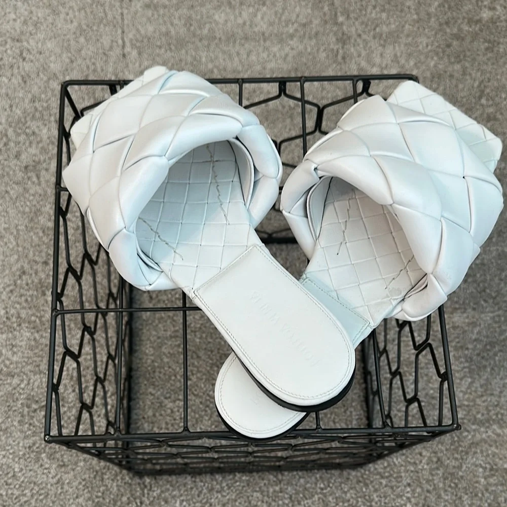 Bottega Veneta White Woven Sandals - Picture 3 of 5